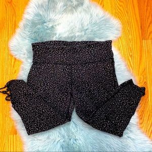 Black Leopard Print yoga/workout pant…